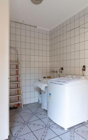 Casa à venda com 270m², 3 quartos e 2 vagasÁrea de Serviço