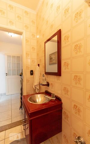 Casa à venda com 270m², 3 quartos e 2 vagasLavabo