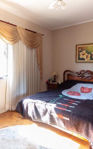 Casa à venda com 270m², 3 quartos e 2 vagasSuíte