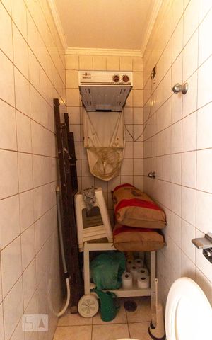 Casa à venda com 270m², 3 quartos e 2 vagasBanheiro de Serviço