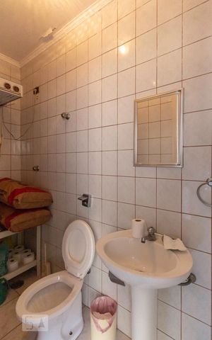 Casa à venda com 270m², 3 quartos e 2 vagasBanheiro de Serviço