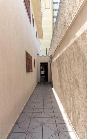 Casa à venda com 270m², 3 quartos e 2 vagasCorredor Lateral