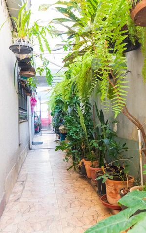 Casa à venda com 180m², 5 quartos e 2 vagas Casa à venda com 180m², 5 quartos e 2 vagasÁrea Externa