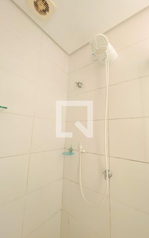 Apartamento para alugar com 77m², 2 quartos e 2 vagasBanheiro