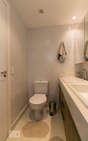Apartamento à venda com 126m², 3 quartos e 2 vagasBanheiro da Suíte 1