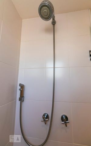 Apartamento à venda com 126m², 3 quartos e 2 vagasBanheiro da Suíte 1 - Chuveiro