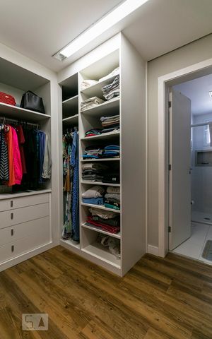 Apartamento à venda com 126m², 3 quartos e 2 vagasSuíte 2 / Closet