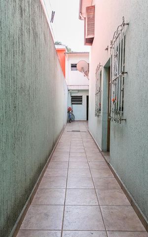 Casa à venda com 250m², 4 quartos e 2 vagasCorredor