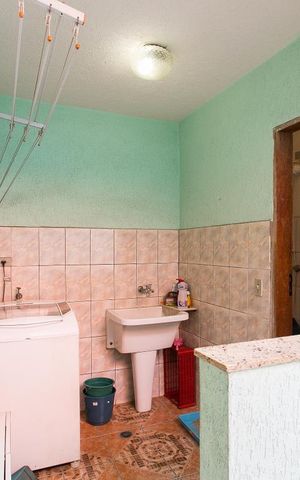 Casa à venda com 250m², 4 quartos e 2 vagasÁrea de Serviço