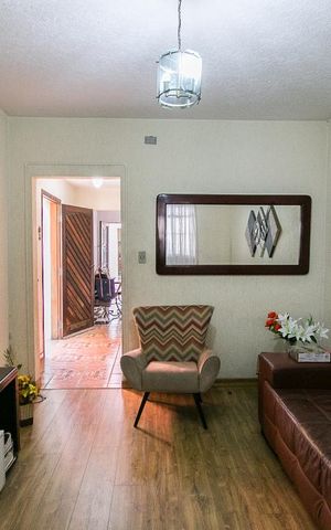 Casa à venda com 250m², 4 quartos e 2 vagasSala