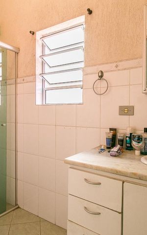 Casa à venda com 250m², 4 quartos e 2 vagasBanheiro Social