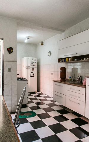 Casa à venda com 250m², 4 quartos e 2 vagasCozinha