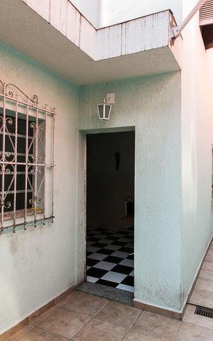 Casa à venda com 250m², 4 quartos e 2 vagasQuintal