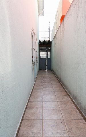 Casa à venda com 250m², 4 quartos e 2 vagasCorredor