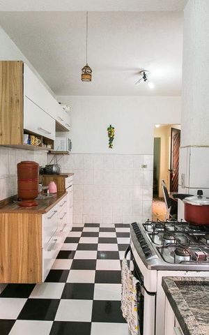 Casa à venda com 250m², 4 quartos e 2 vagasCozinha