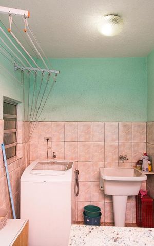 Casa à venda com 250m², 4 quartos e 2 vagasÁrea de Serviço