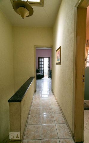 Casa à venda com 250m², 4 quartos e 2 vagasCorredor
