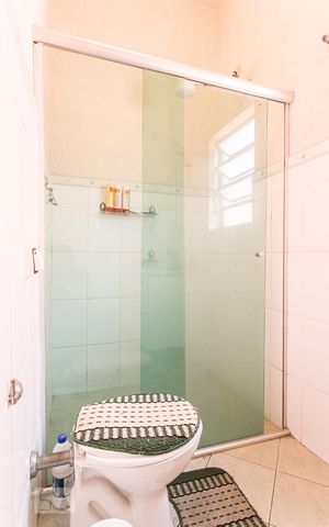 Casa à venda com 250m², 4 quartos e 2 vagasBanheiro Social