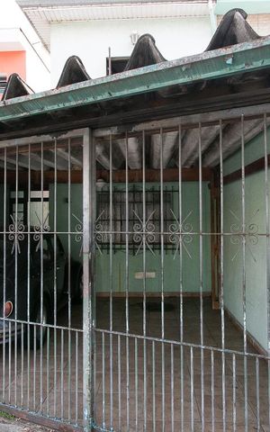 Casa à venda com 250m², 4 quartos e 2 vagasFachada