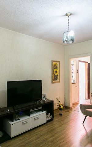 Casa à venda com 250m², 4 quartos e 2 vagasSala