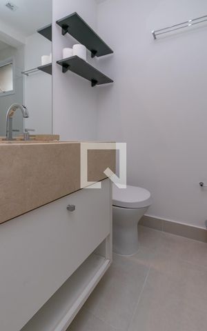 Apartamento para alugar com 74m², 1 quarto e 2 vagas Apartamento para alugar com 74m², 1 quarto e 2 vagasBanheiro da Suíte