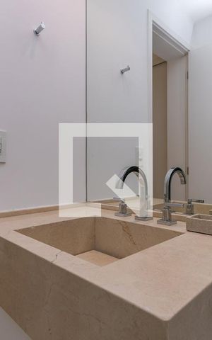 Apartamento para alugar com 74m², 1 quarto e 2 vagas Apartamento para alugar com 74m², 1 quarto e 2 vagasBanheiro da Suíte
