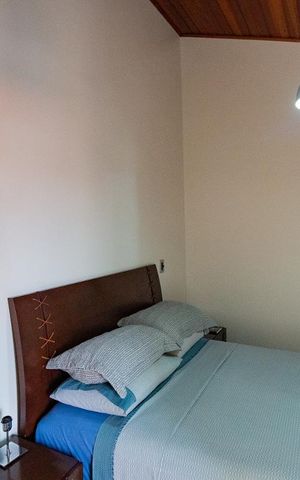Casa à venda com 192m², 2 quartos e 3 vagas Casa à venda com 192m², 2 quartos e 3 vagasSuite