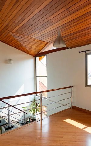 Casa à venda com 192m², 2 quartos e 3 vagas Casa à venda com 192m², 2 quartos e 3 vagasSala superior
