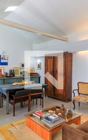 Casa à venda com 300m², 3 quartos e 2 vagas Casa à venda com 300m², 3 quartos e 2 vagasSala de Jantar