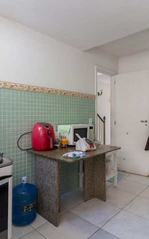 Casa à venda com 370m², 5 quartos e 6 vagas Casa à venda com 370m², 5 quartos e 6 vagasCozinha 2