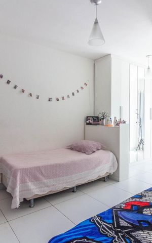Casa à venda com 370m², 5 quartos e 6 vagas Casa à venda com 370m², 5 quartos e 6 vagasQuarto 2