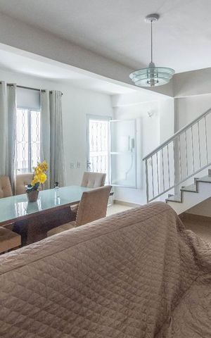 Casa à venda com 370m², 5 quartos e 6 vagas Casa à venda com 370m², 5 quartos e 6 vagasSala 1