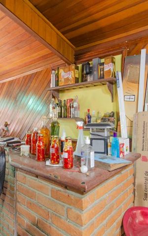 Casa à venda com 120m², 2 quartos e 3 vagas Casa à venda com 120m², 2 quartos e 3 vagasSala