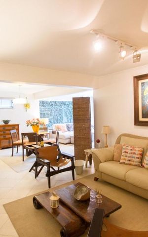 Casa à venda com 300m², 2 quartos e 4 vagasSala Lareira