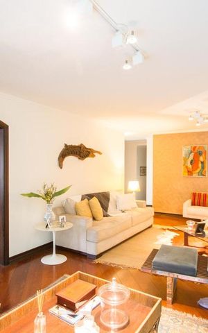 Casa à venda com 300m², 2 quartos e 4 vagasSala de Estar