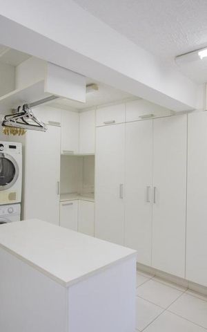 Casa à venda com 300m², 2 quartos e 4 vagasÁrea de Serviço