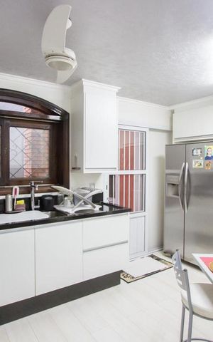Casa à venda com 300m², 2 quartos e 4 vagasCozinha