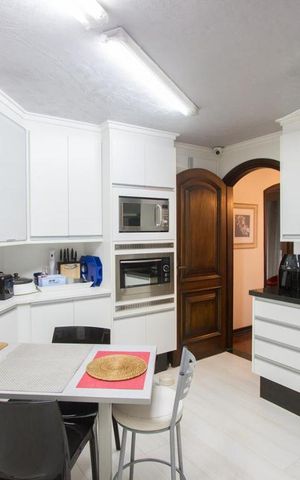 Casa à venda com 300m², 2 quartos e 4 vagasCozinha