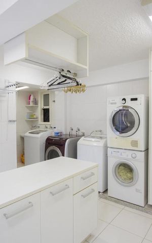 Casa à venda com 300m², 2 quartos e 4 vagasÁrea de Serviço