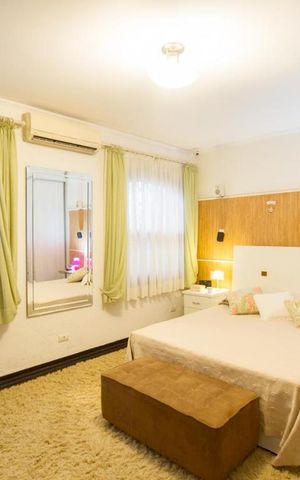 Casa à venda com 300m², 2 quartos e 4 vagasSuíte 1