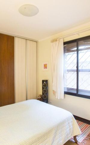 Casa à venda com 300m², 2 quartos e 4 vagasSuíte 2