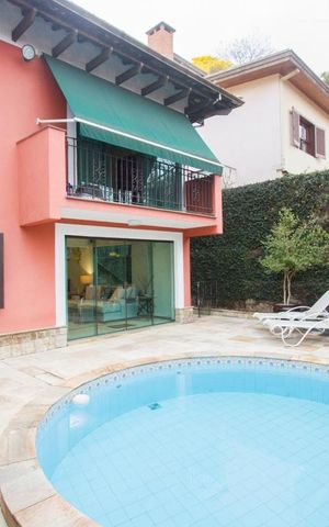 Casa à venda com 300m², 2 quartos e 4 vagasPiscina