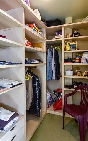 Casa à venda com 700m², 4 quartos e 4 vagas Casa à venda com 700m², 4 quartos e 4 vagasSuíte 2 - Closet