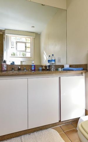 Casa à venda com 700m², 4 quartos e 4 vagas Casa à venda com 700m², 4 quartos e 4 vagasBanheiro da Suíte 2