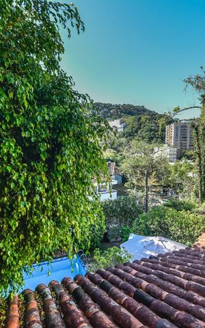 Casa à venda com 700m², 4 quartos e 4 vagas Casa à venda com 700m², 4 quartos e 4 vagasVista da Varanda da Suíte 1