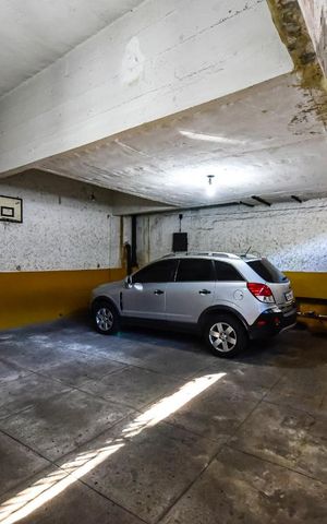 Casa à venda com 700m², 4 quartos e 4 vagas Casa à venda com 700m², 4 quartos e 4 vagasGaragem