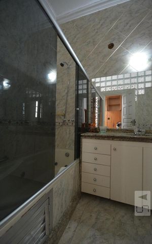 Casa à venda com 320m², 6 quartos e sem vagaBanheiro Social 1 