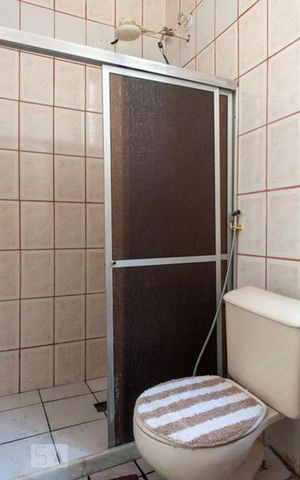 Casa à venda com 320m², 6 quartos e sem vaga Casa à venda com 320m², 6 quartos e sem vagaBanheiro Social 4