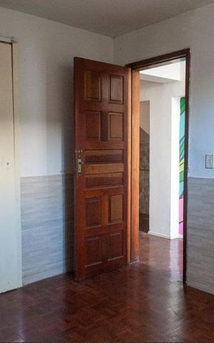 Casa à venda com 320m², 6 quartos e sem vaga Casa à venda com 320m², 6 quartos e sem vagaQuarto 5