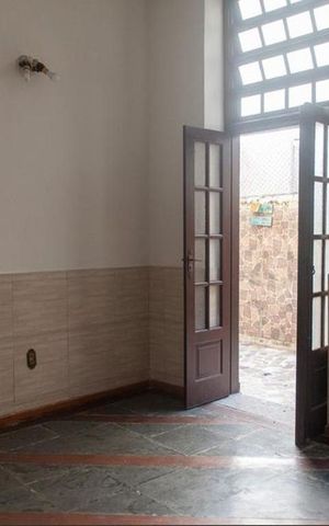 Casa à venda com 320m², 6 quartos e sem vaga Casa à venda com 320m², 6 quartos e sem vagaSala 2